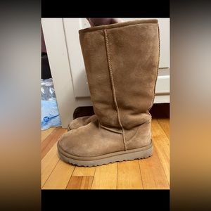 UGG Tall Classic Boots - Size 9
